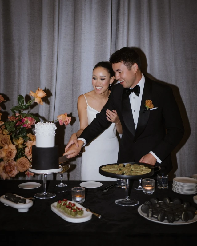 An Indoor Wedding for Nikki and Benjamin