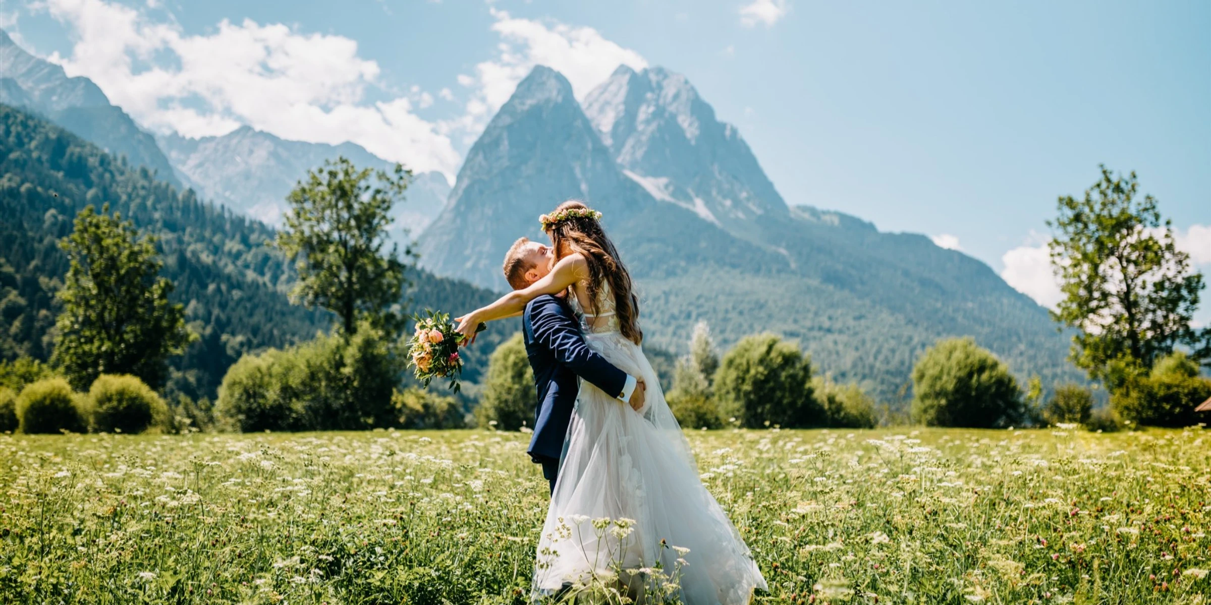 Peach Perfect Weddings