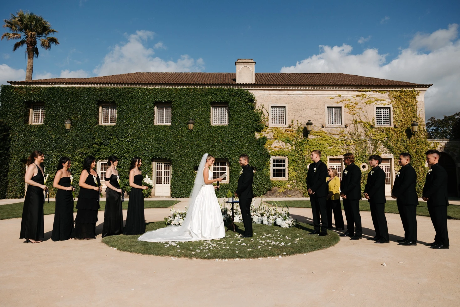 Peach Perfect Weddings