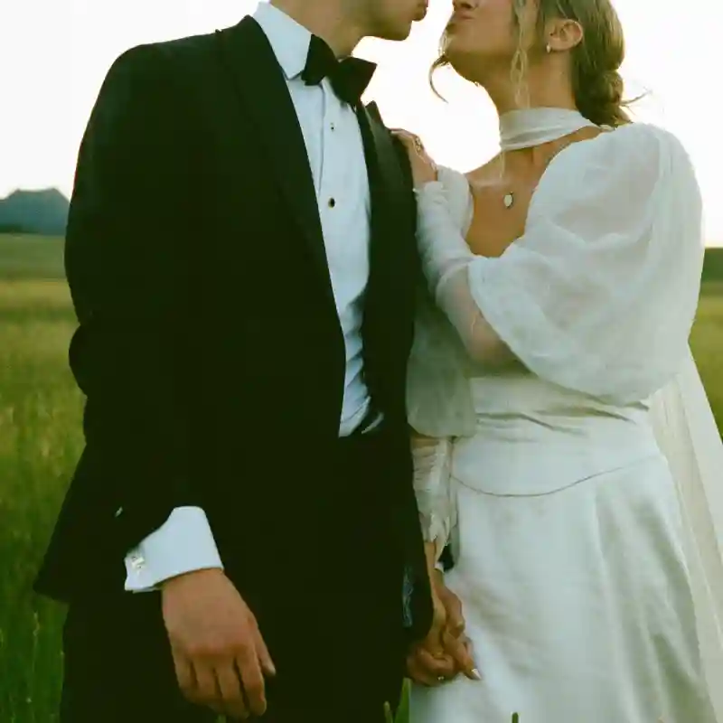 A Colorful Wedding for Piper and Jake
