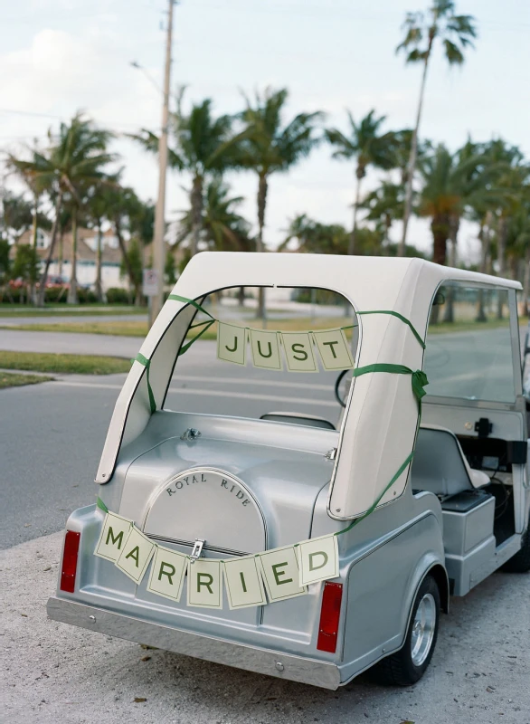 An Outdoor Wedding for Renee and Doug