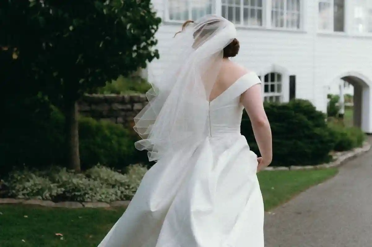 A Vintage Wedding for Samantha and Philippe