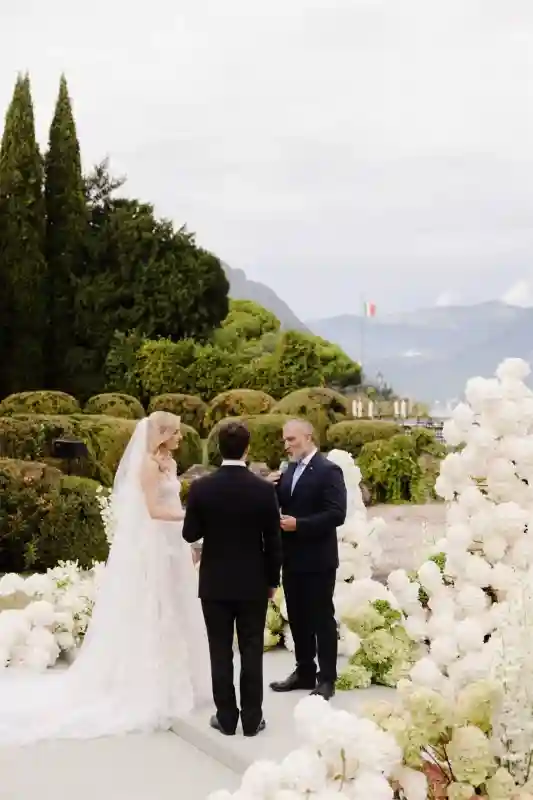 A Waterfront Wedding for Sandra and Chris