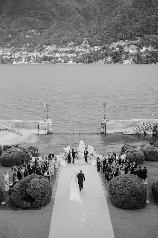 A Waterfront Wedding for Sandra and Chris