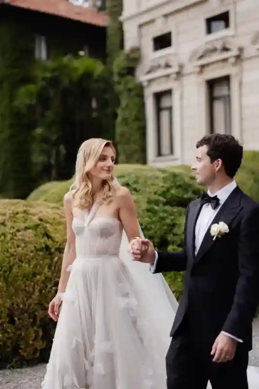 A Waterfront Wedding for Sandra and Chris