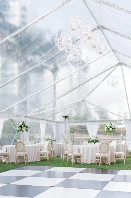 A Classic Wedding for Sara and Ryan