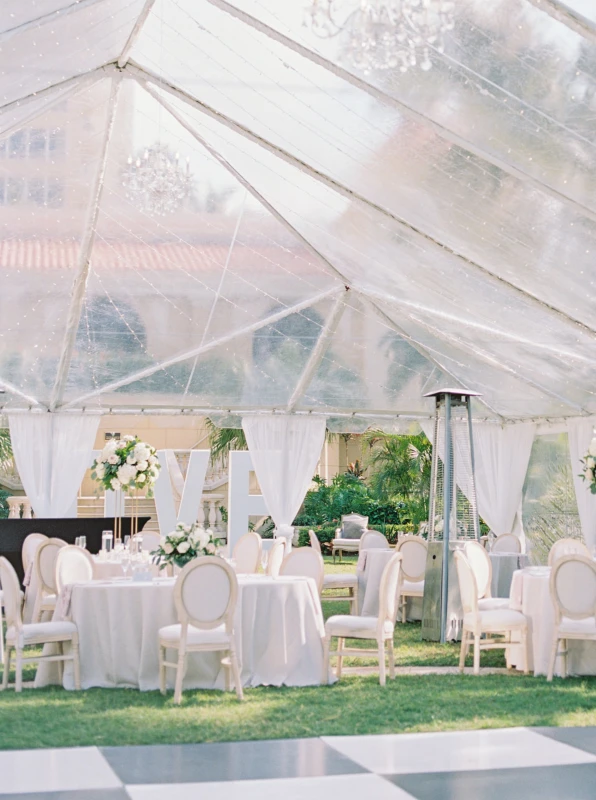 A Classic Wedding for Sara and Ryan