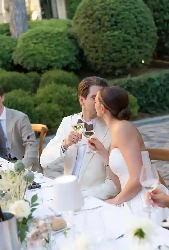 A Classic Wedding for Selina and Nick