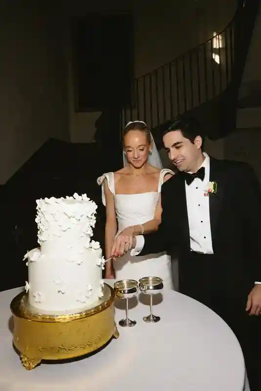 A Festive Wedding for Shannon and Chris