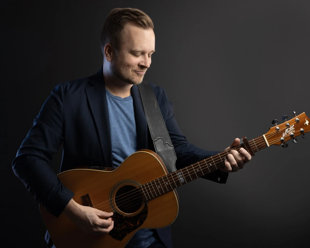 Signature Acoustic