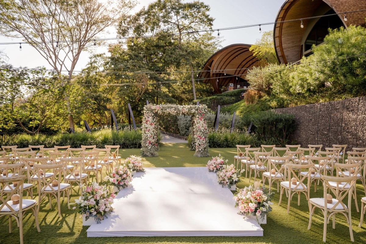 An Outdoor Wedding for Sigourney and Boris