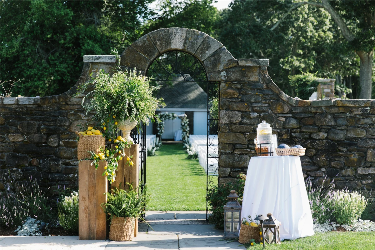 A Garden Wedding for Silvie and David