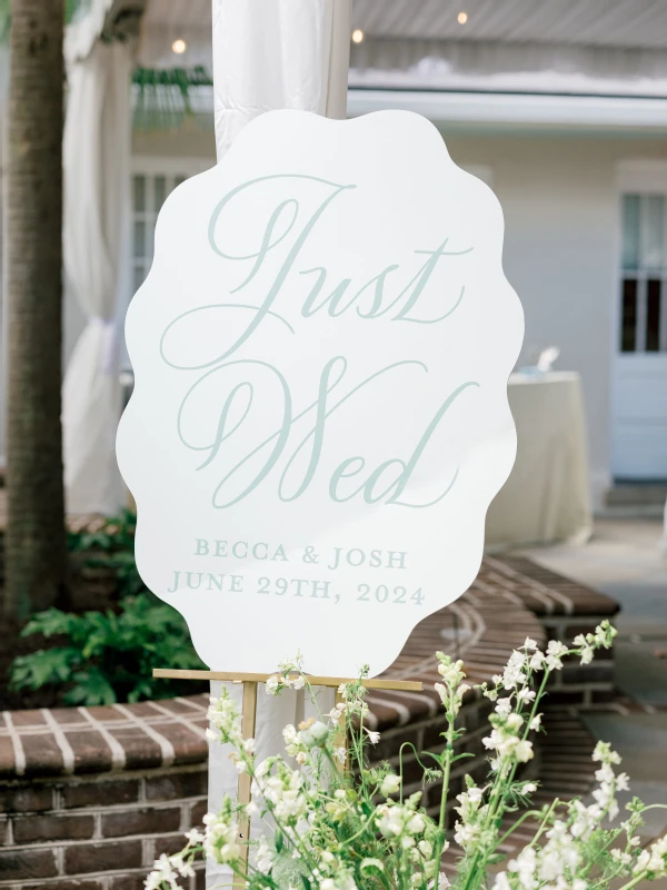 A Classic Wedding for Becca and Josh