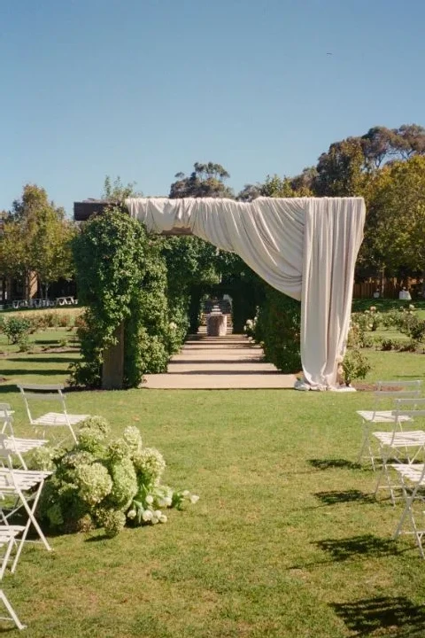 A Classic Wedding for Sophie and Andrew