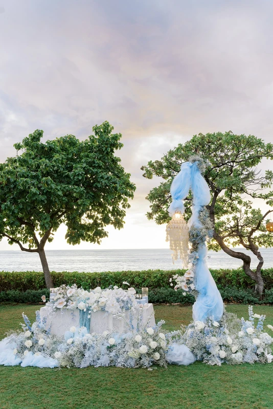 A Oceanic Fairytale Wedding for Stephanie and Linxing