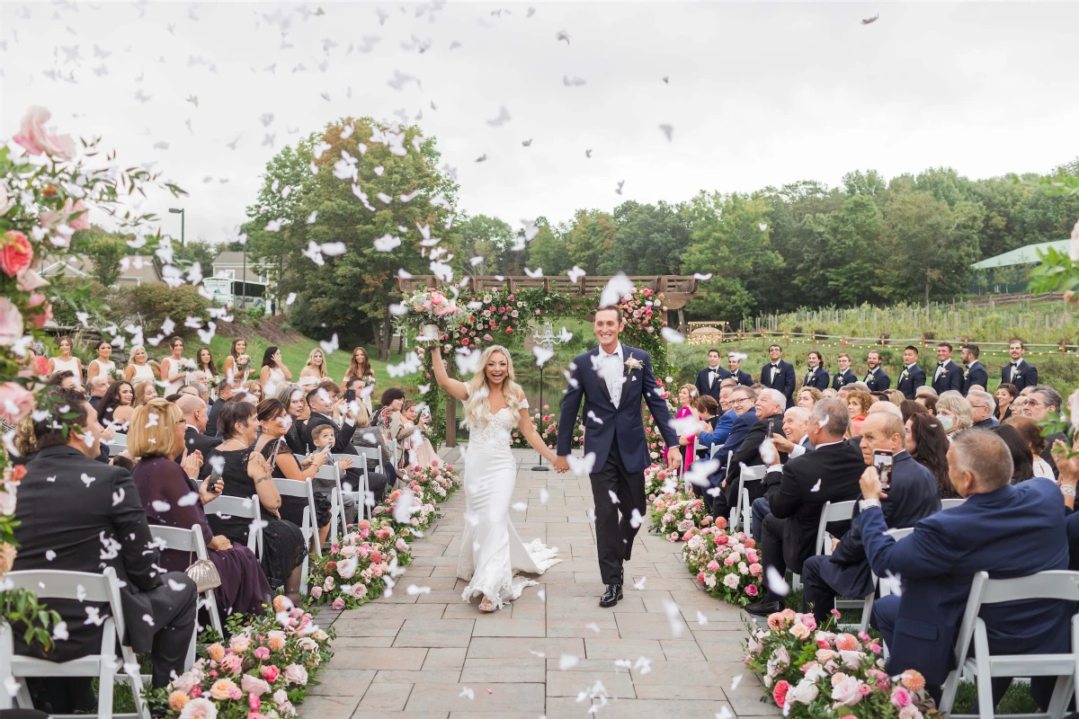 An Outdoor Wedding for Sydney and Ernie