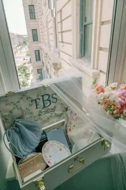 A Colorful Wedding for Taylor and Eric