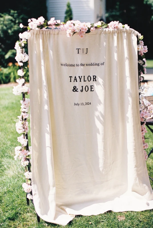 A Classic Wedding for Taylor and Joe