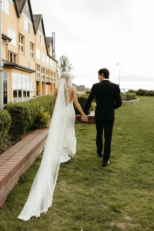 A Beach Wedding for Taylor and Will