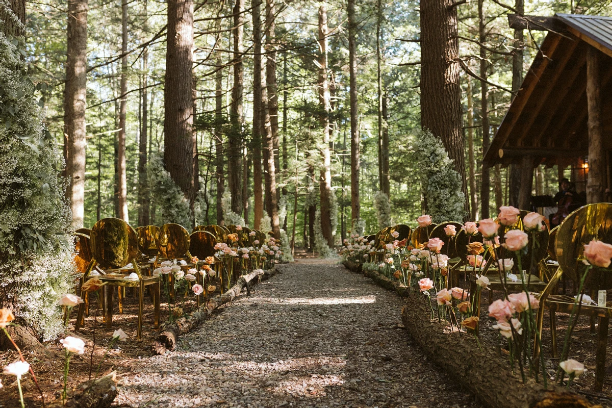 A Glam Wedding for Taylor and Jeff