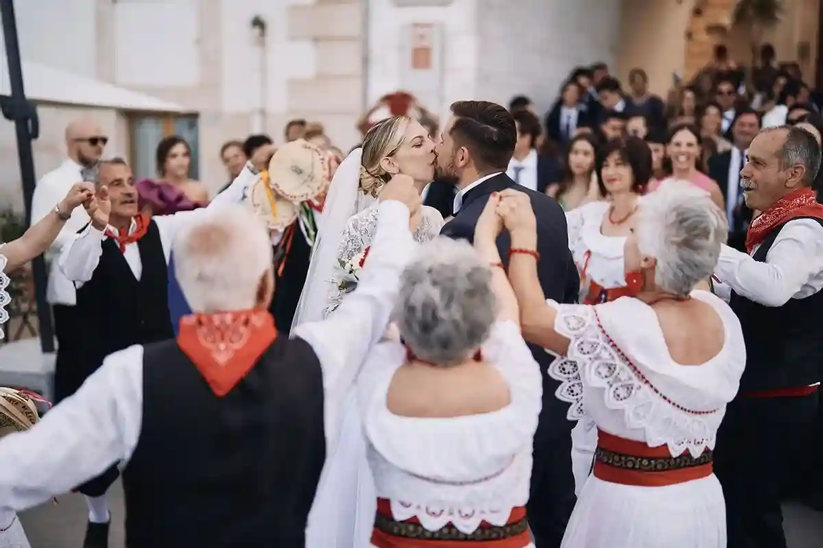 An Outdoor Wedding for Valeria and Carlos