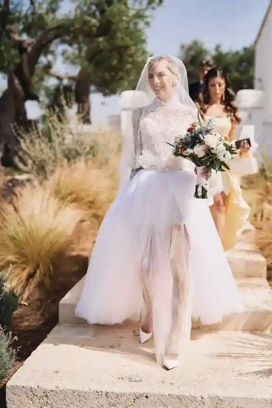 An Outdoor Wedding for Valeria and Carlos