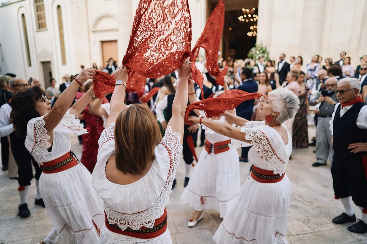An Outdoor Wedding for Valeria and Carlos