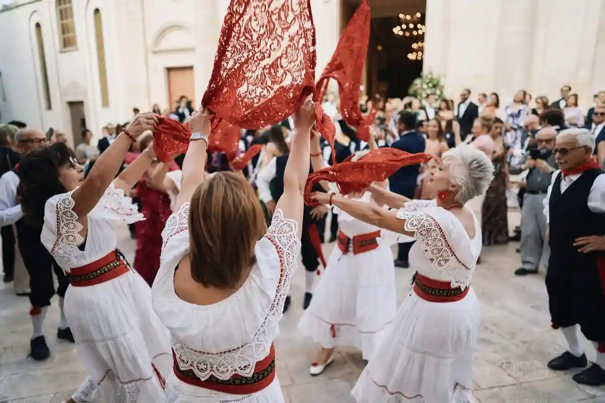 An Outdoor Wedding for Valeria and Carlos