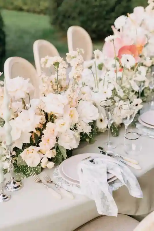 A Regency Chic Editorial for Vanessa and Ricardo