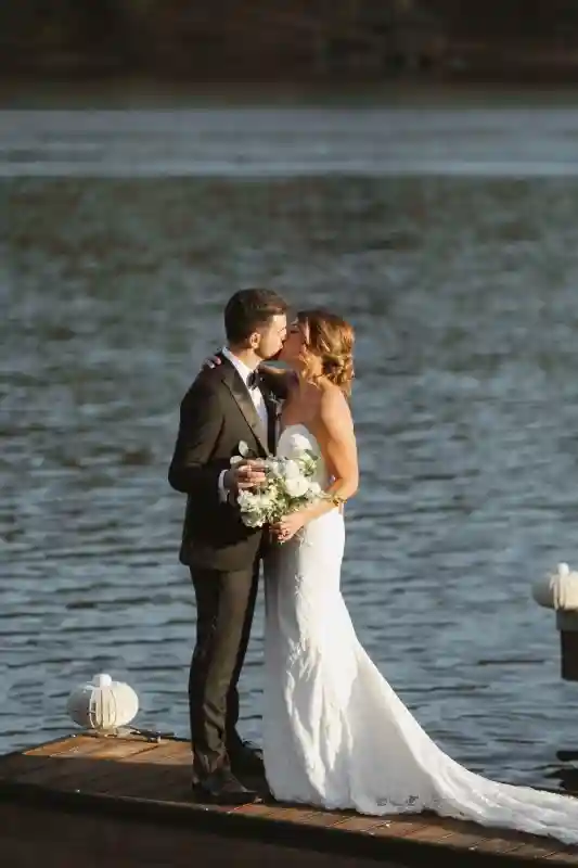 A Classic Wedding for Vanessa and Ryan