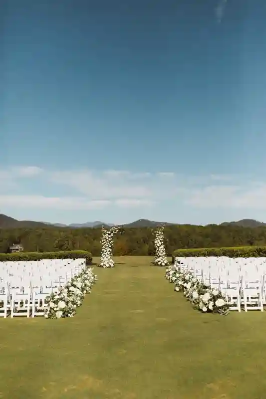 A Classic Wedding for Vanessa and Ryan