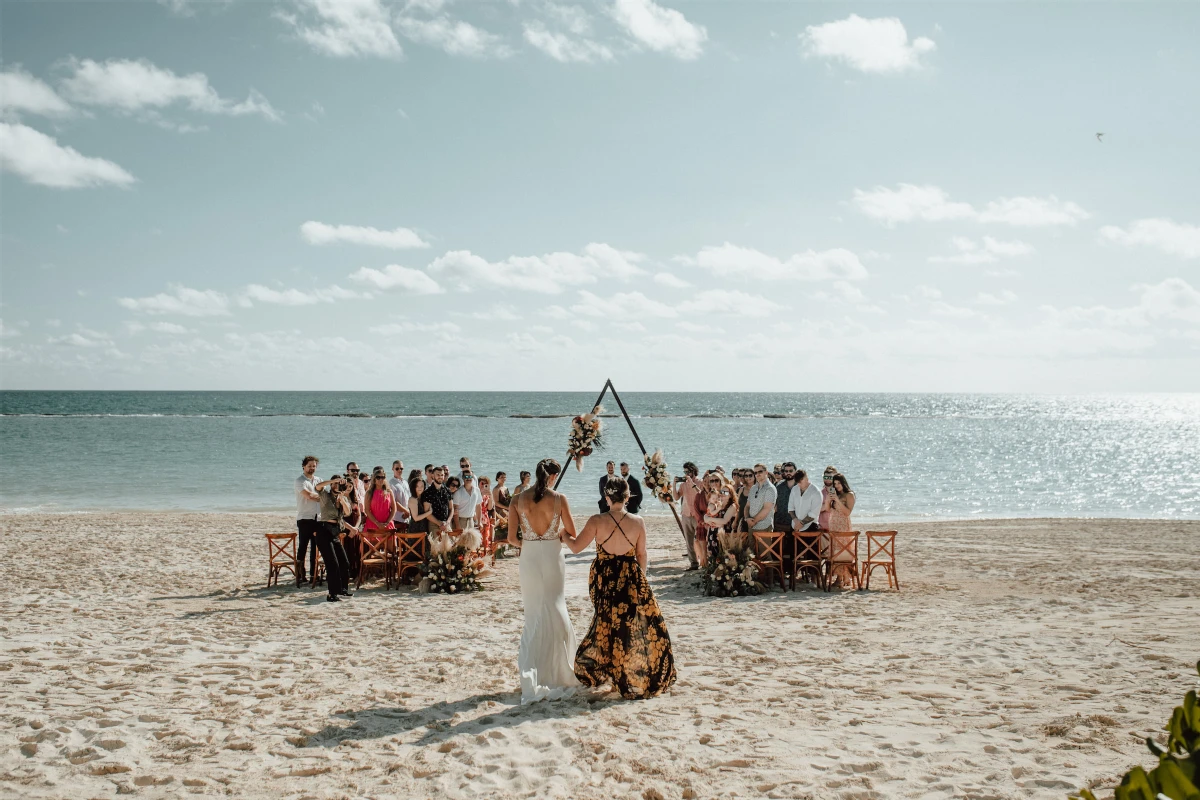 A Waterfront Wedding for Victoria and Justin