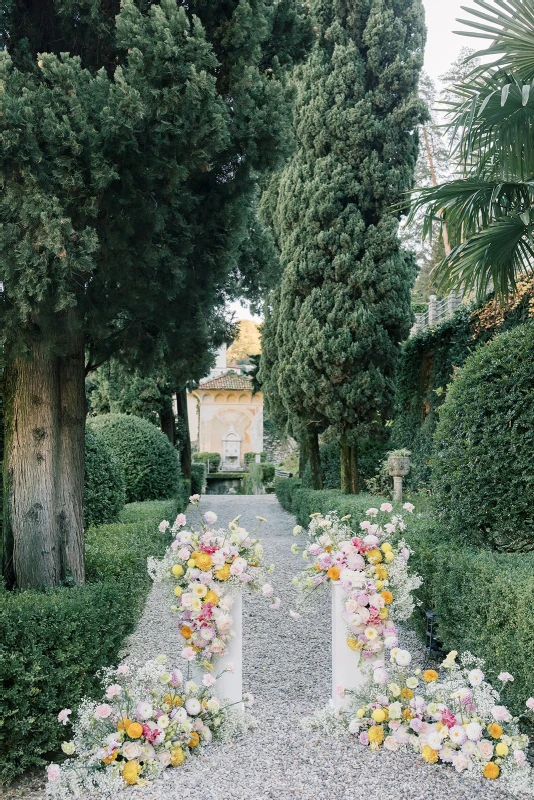 A Garden Editorial for Violetta and Franco