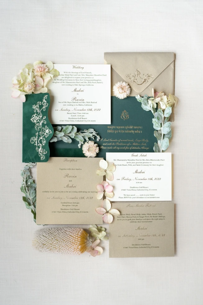 VS INVITATIONS LLC