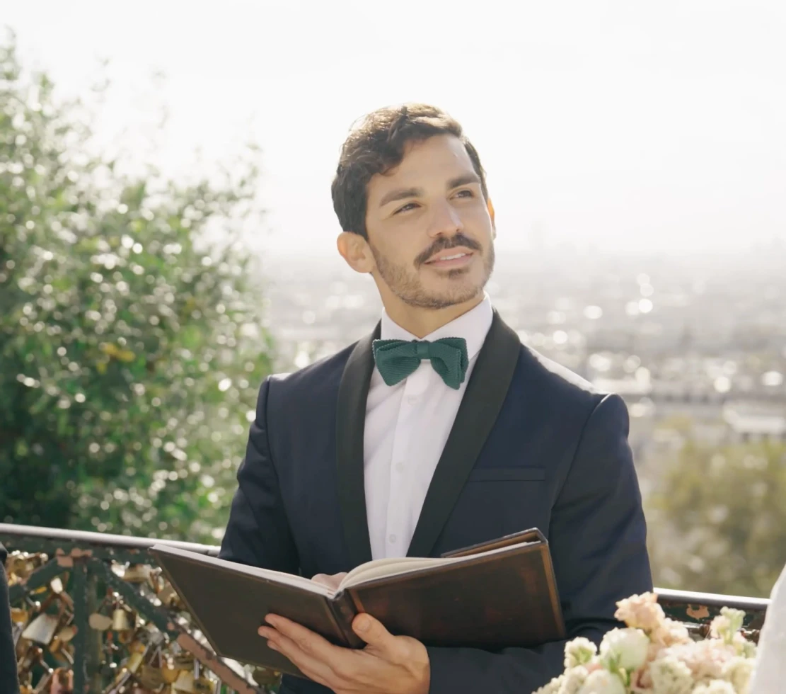 Wedding Officiant Paris - Efren Prieto