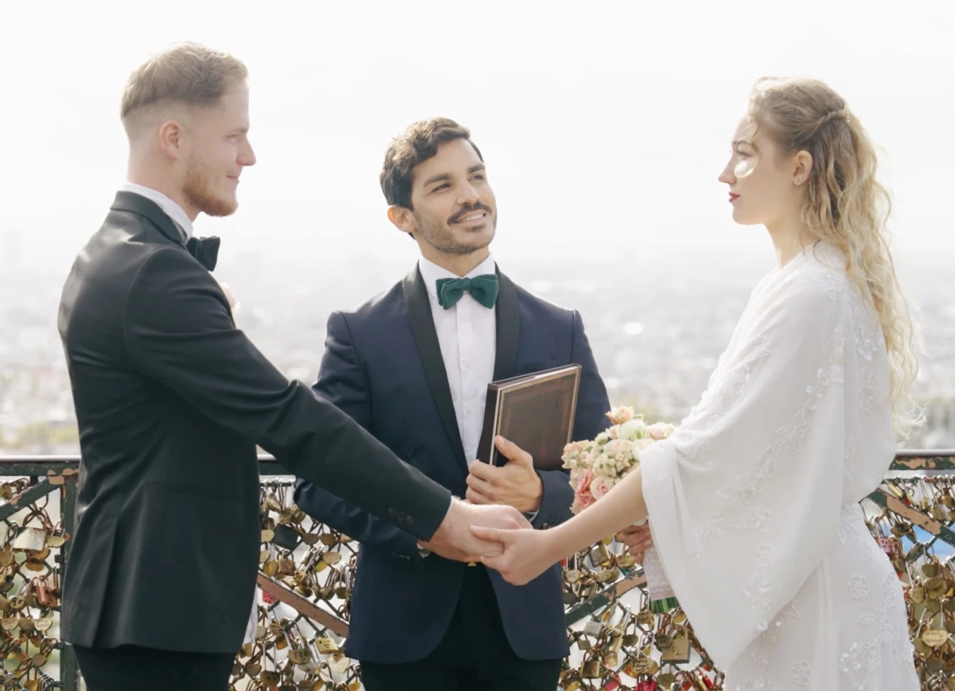 Wedding Officiant Paris - Efren Prieto